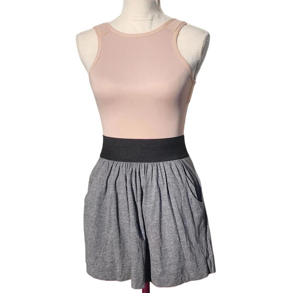 Express. Y2K, Gray Mini Skirt w/ Pockets and Black Elastic Waistband. Size: XS